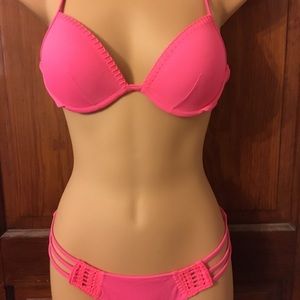 **FINAL PRICE**Victoria's Secret Cheeky Bikini Set
